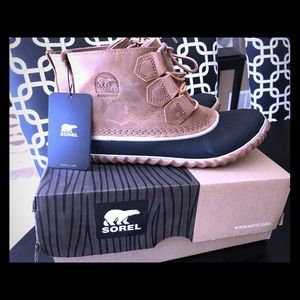 Sorel Brand new waterproof boots with tags and box